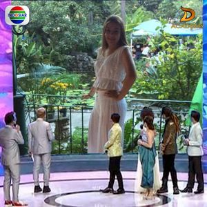 Meet your Posher, Romana